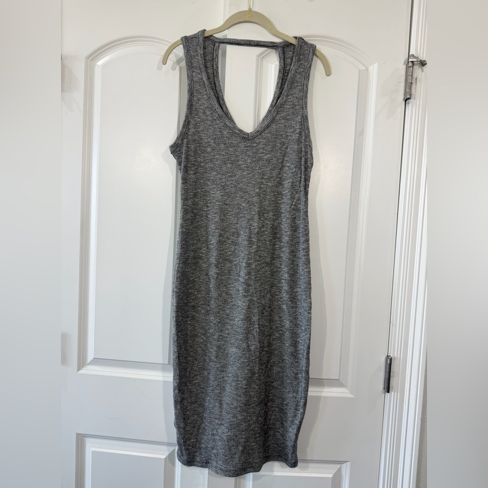 Mossino Charcoal Ribbed V-Neck Midi Dress